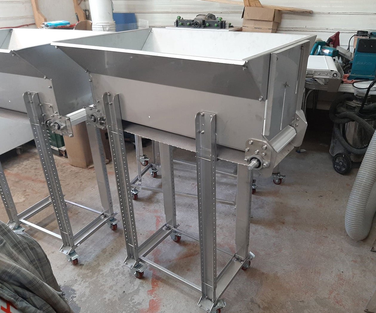 One Person Berry Processing System-Contains 5 Tools - Image 2